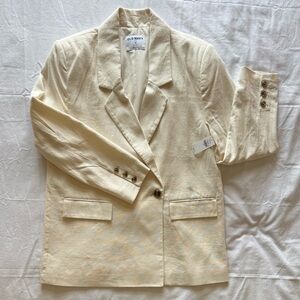 NWT - Old Navy Women’s Size MEDIUM Cream-Colored Blazer